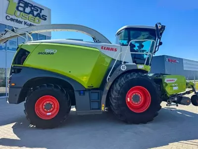 Claas Jaguar 950 yem-xashak yig‘ish kombayni