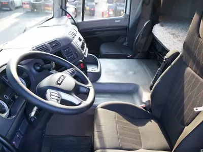 Грузовик с закрытым кузовом DAF CF 450