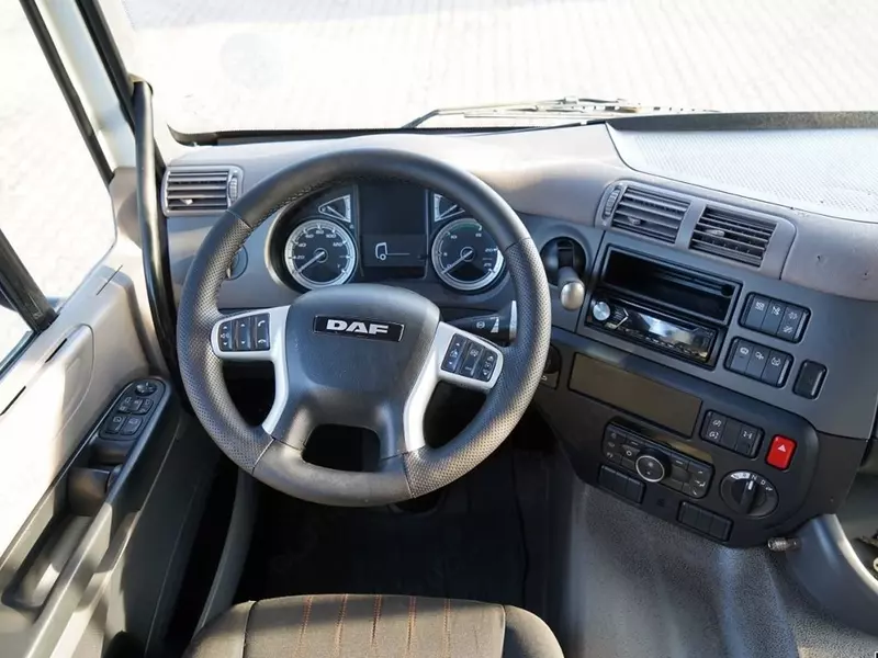 Грузовик с закрытым кузовом DAF CF 450
