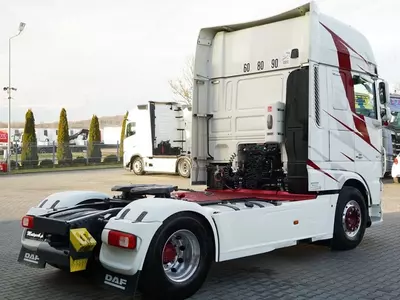 Тягач DAF XF 530