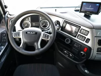 Тягач DAF XF 530