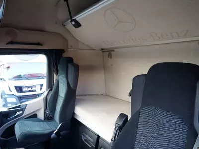 Тентованный грузовик MERCEDES-BENZ ACTROS 2545