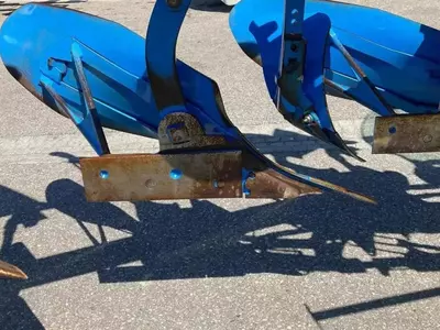 Плуг Lemken Juwel 7 Vario
