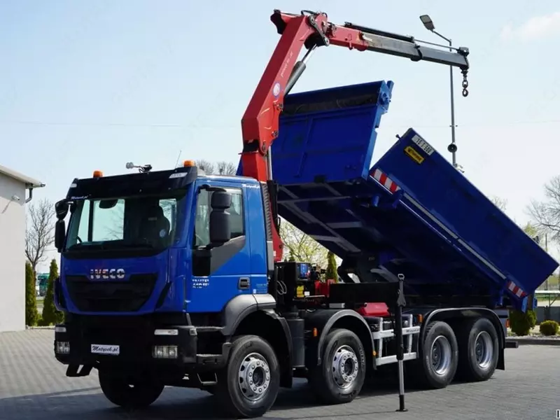 Самосвал, Автоманипулятор IVECO / TRAKKER 410 EEV