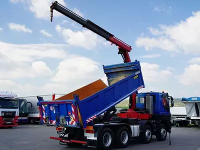 Самосвал, Автоманипулятор IVECO / TRAKKER 410 EEV