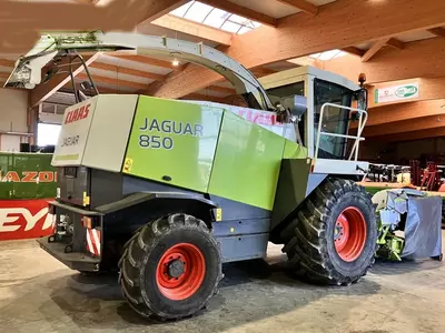 Кормоуборочный комбайн CLAAS jaguar 850 speedstar
