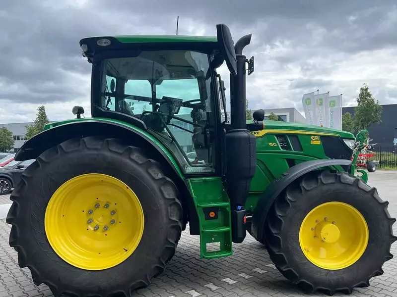 Трактор колесный John Deere 6R 150
