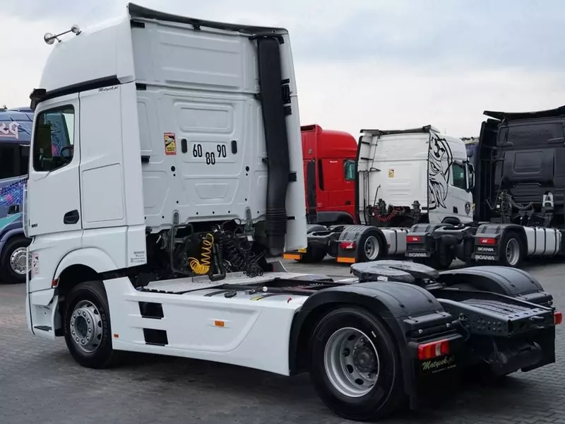 Тягач Mercedes-Benz ACTROS L 1851