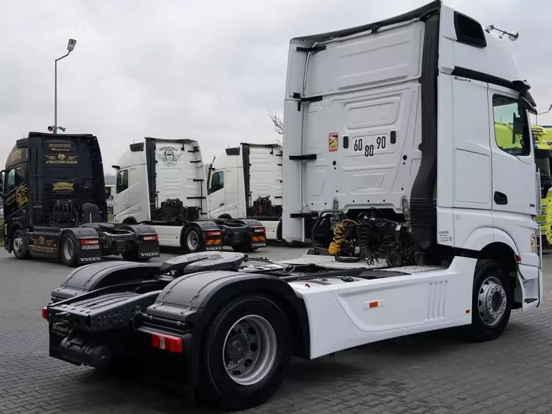 Тягач Mercedes-Benz ACTROS L 1851