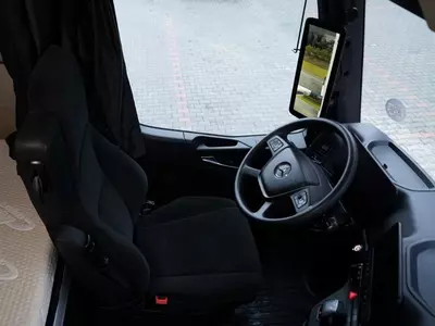Тягач Mercedes-Benz ACTROS L 1851