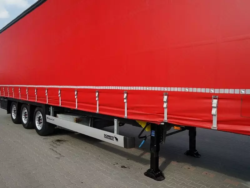 SCHMITZ-CARGOBULL chodirli yarim tirkama
