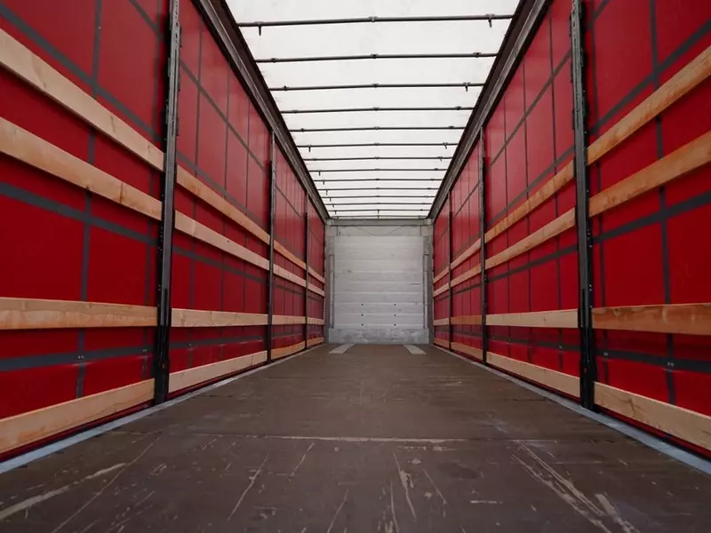 SCHMITZ-CARGOBULL chodirli yarim tirkama