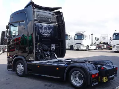 Тягач SCANIA S 560