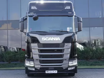 Тягач SCANIA S 560
