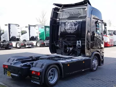 Тягач SCANIA S 560