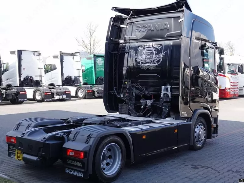 Тягач SCANIA S 560