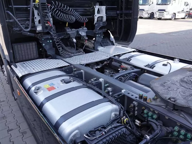 Тягач SCANIA S 560