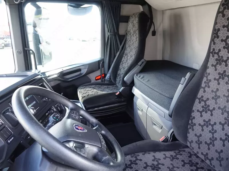 Тягач SCANIA S 560