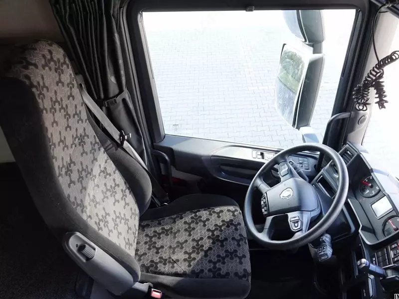 Тягач SCANIA S 560