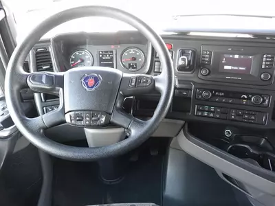 Тягач SCANIA S 560