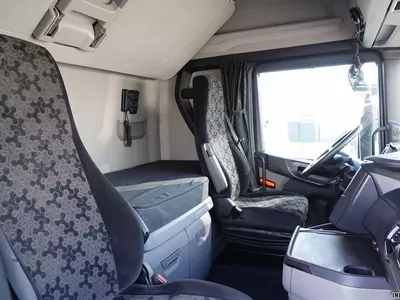 Тягач SCANIA S 560