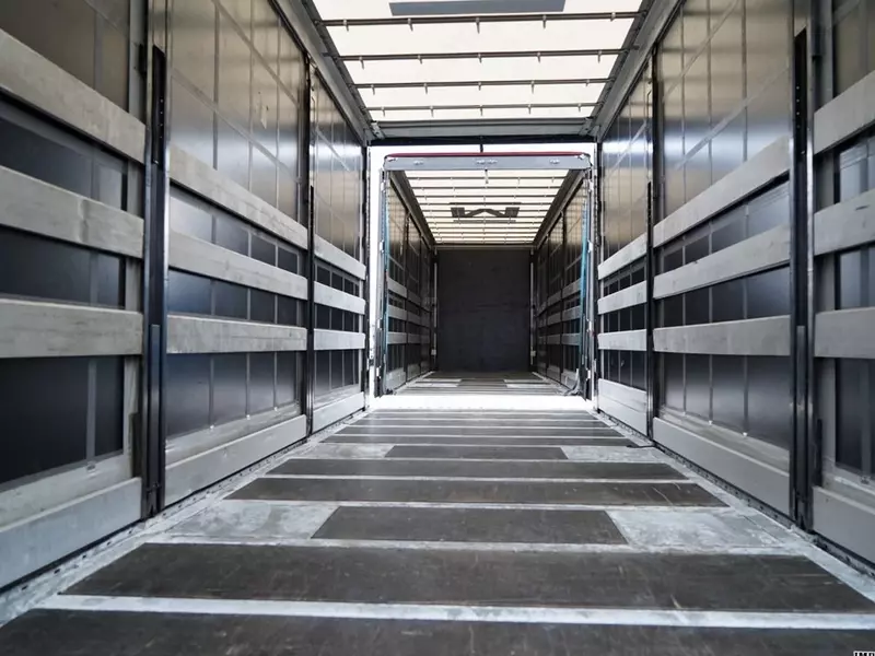 Тентованный грузовик DAF XG 480