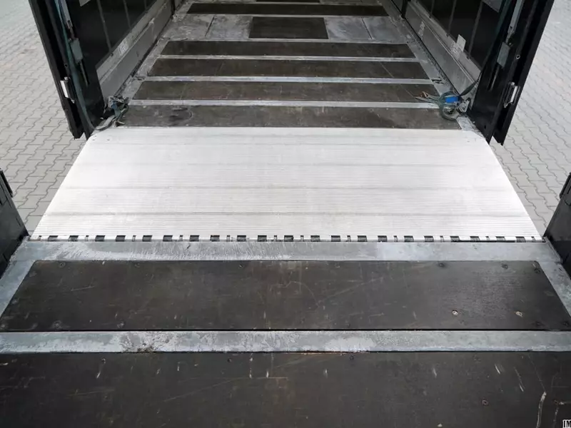 Тентованный грузовик DAF XG 480