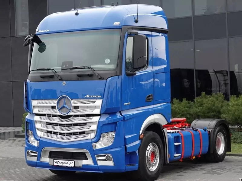 Тягач MERCEDES ACTROS 1848 / STREAM SPACE