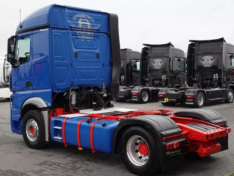 Тягач MERCEDES ACTROS 1848 / STREAM SPACE