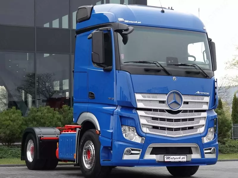 Тягач MERCEDES ACTROS 1848 / STREAM SPACE