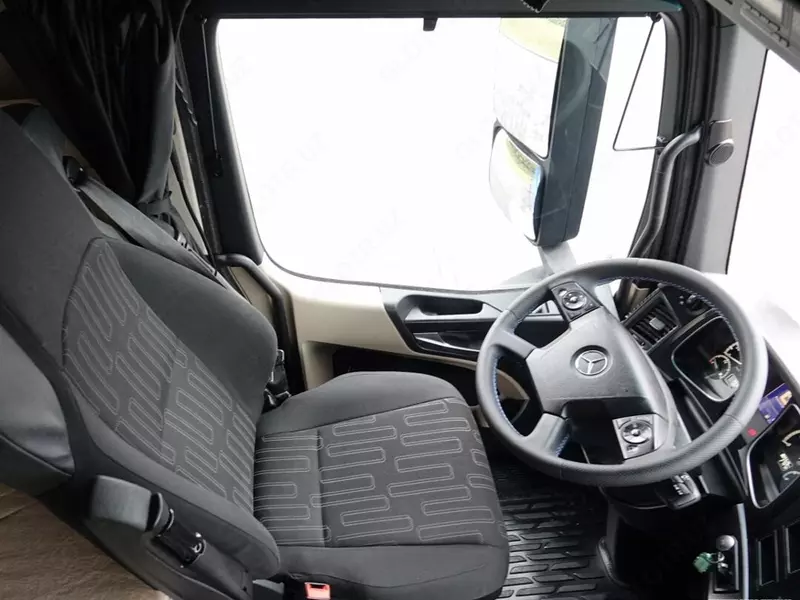 Тягач MERCEDES ACTROS 1848 / STREAM SPACE
