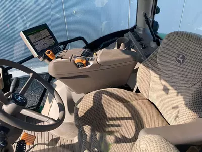 Трактор колесный John Deere 6R 155