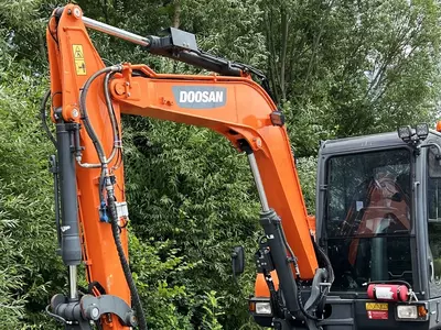 Колесный экскаватор Doosan DX57W