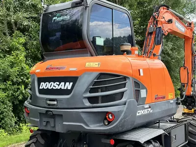 Колесный экскаватор Doosan DX57W