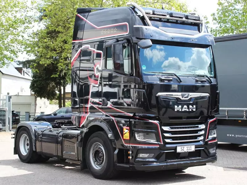 MAN TGX 18.510 GX tortuvchi mashinasi, sekinlashtiruvchi va LED displeyli Kühlbox Navi 2Tanks