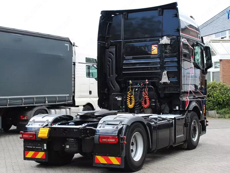 MAN TGX 18.510 GX tortuvchi mashinasi, sekinlashtiruvchi va LED displeyli Kühlbox Navi 2Tanks