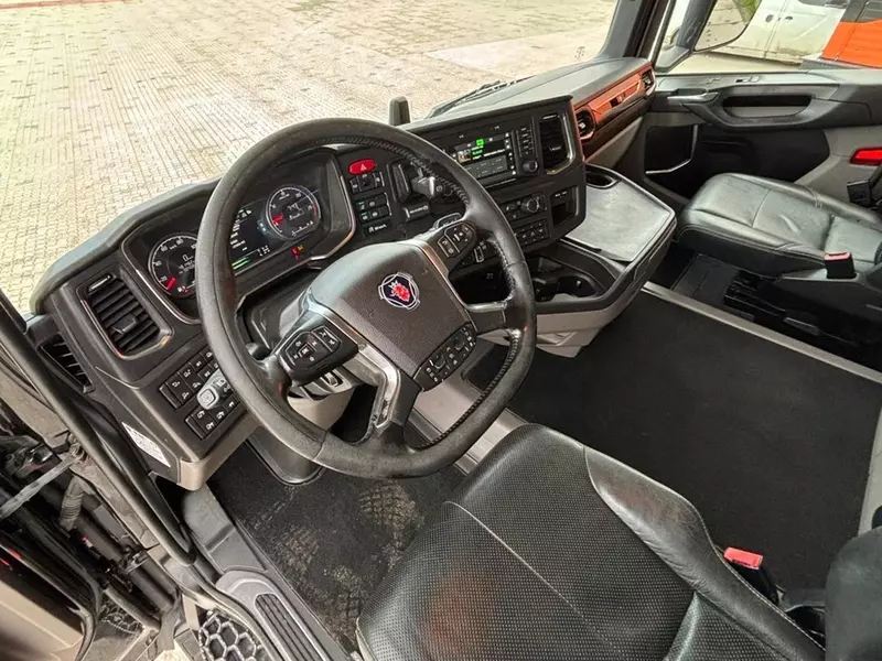 Самосвал Scania R650 6x4 Retarder
