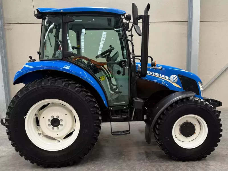 Трактор колесный New Holland T4.75