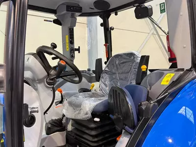 Трактор колесный New Holland T4.75