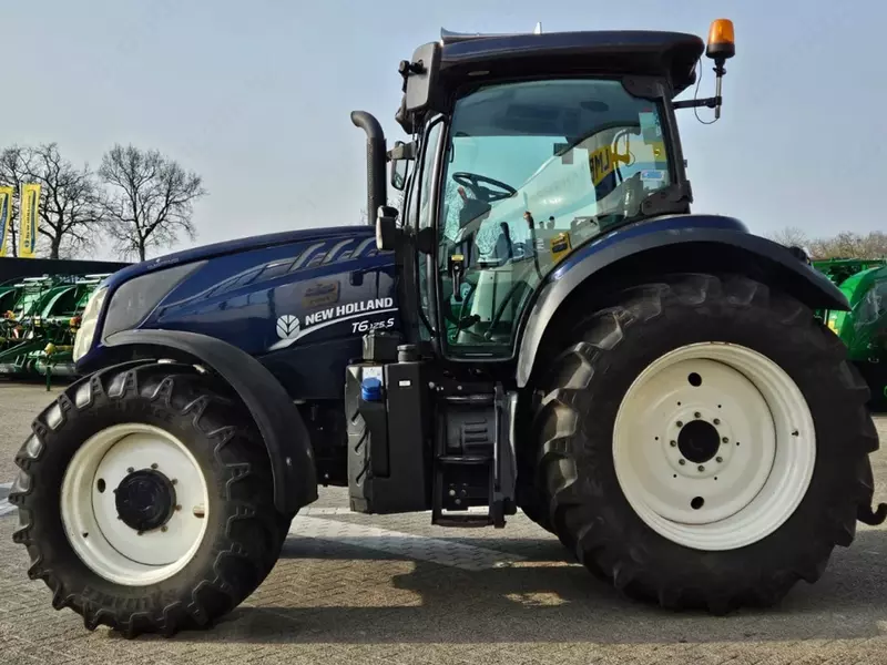 Трактор колесный New Holland T6.125S Electro command