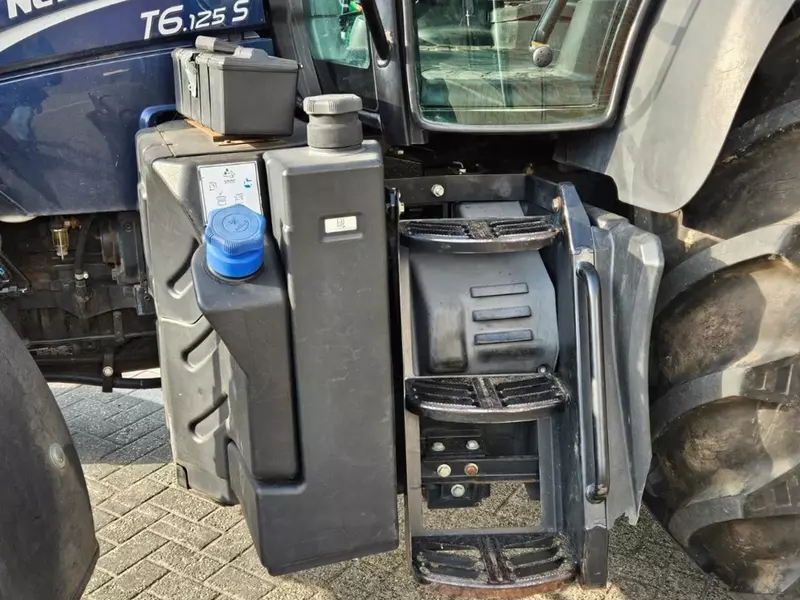 Трактор колесный New Holland T6.125S Electro command