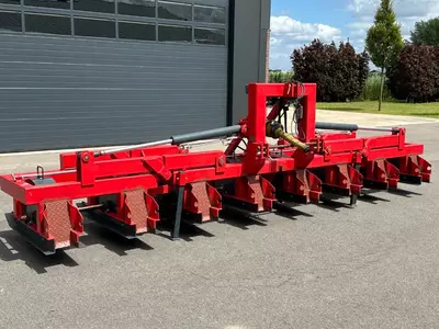 Специализированная машина для нарезки гребней BCW Rijenfrees 8 rijen