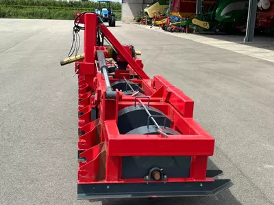 Специализированная машина для нарезки гребней BCW Rijenfrees 8 rijen