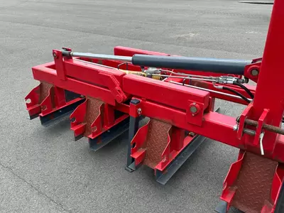 Специализированная машина для нарезки гребней BCW Rijenfrees 8 rijen