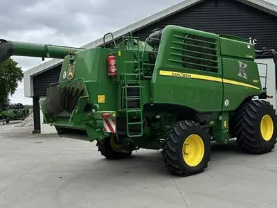 John Deere T660 g‘alla o‘rish kombayni