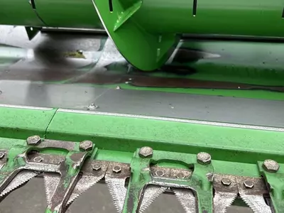 John Deere T660 g‘alla o‘rish kombayni