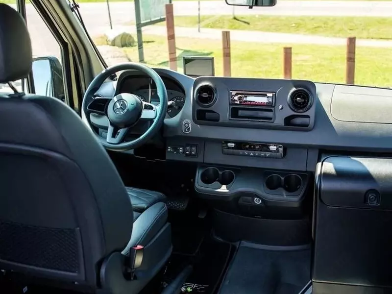 Микроавтобус Mercedes-Benz Sprinter 317 Cabrio 8+1 Full Panoramic