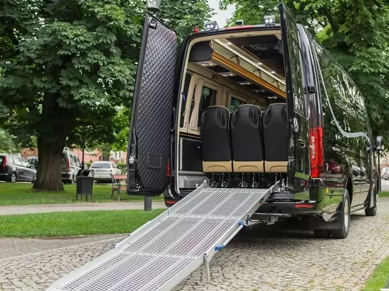 Микроавтобус Mercedes-Benz Sprinter 519, Special 16+1 and 2 wheelchairs !!