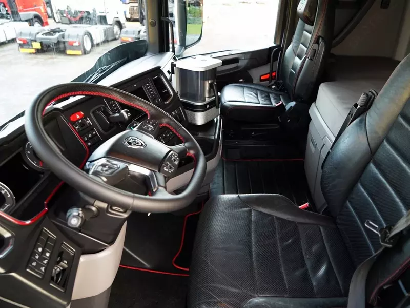 Тягач Scania S580