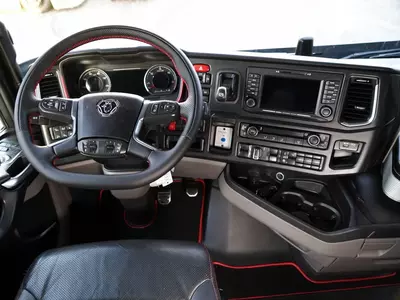 Тягач Scania S580
